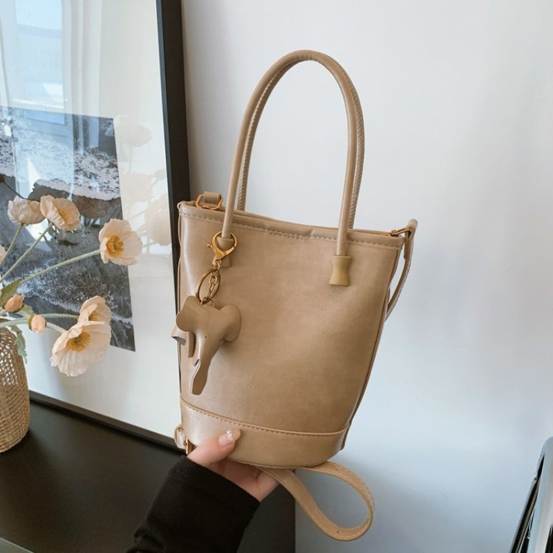Trendy Design Women Tote Bag H - Leatherwork Designs 리뷰 및 가격